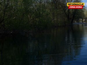 Muškarac stradao u prevrtanju plovila na Skadarskom jezeru, traga…
