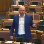 Knežević: Bez tendera i bez roka, ‘Livin la vida loca’, pjeva Riki…