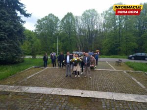 Odvojeno polaganje vijenaca na Stražici povodom 9. maja