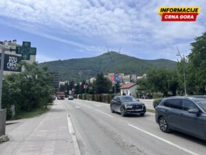 Budva ponovo okićena crnogorskim zastavama