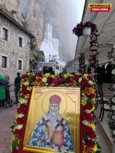 Hiljade vjernika u Ostrogu na liturgiji povodom Svetog Vasilija, prisutni Milatović, Koprivica, Lukašik...