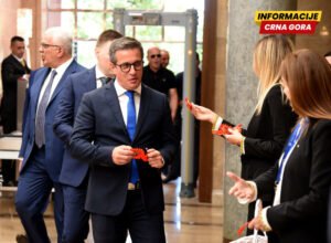Nećemo da glumimo zbog političkih poena: Kako poslanici koji rijetko uzimaju riječ u parlamentu to brane