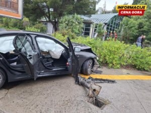 U sudaru dva vozila u Podgorici stradao korisnik taksi usluge