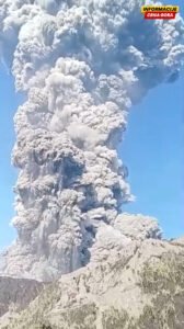 Erupcija vulkana Dukono u Indoneziji, izbacio pepeo pet kilometara u visinu