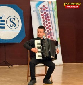 Uspjeh talentovanog učenika iz Bijelog Polja: Petru Nišaviću prva nagrada na "Danima harmonike" u Smederevu
