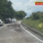 Identifikovan vozač kamiona sa koga su ispale gomile zemlje i kamenja, put ka Reževićima bio zatrpan