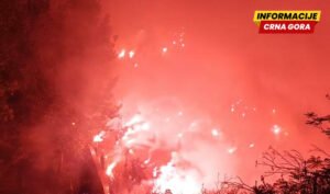 Pogledajte bakljadu na Sastavcima u Podgorici povodom Dana nezavisnosti