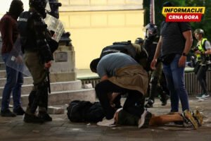 UŽIVO Beograd: Najmanje tri osobe privedene tokom nereda nakon studentskog protesta