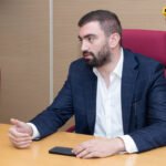 Klikovac PES-u: Ako smijete od koalicionih partnera, koji su ruku ubacili u kasu FK Budućnost, sazovite sjednicu Skupštine i promijenite predstavnike Glavnog grada