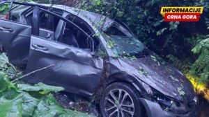 Sletio je automobil kod slijepačeg mosta: Dvoje povrijeđeno