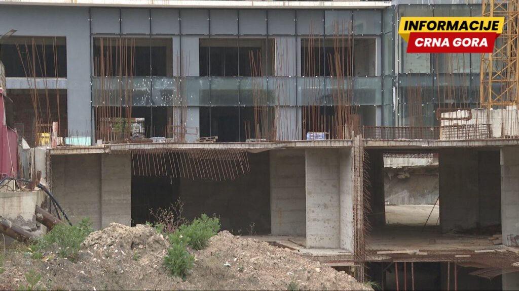 Sud naredio prolaz, rampa ostaje spuštena: Slovinići optužuju Opštinu Budva i Parking servis za ignorisanje odluke
