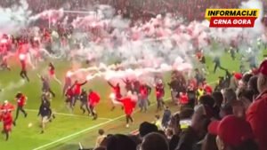 Spora voda u Pragu: Navijači Slavije prekinuli gradski derbi sa bakljama