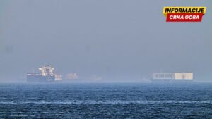 Brod sa rasutom smestanjem napadjen i zapaljen kod obale Katara