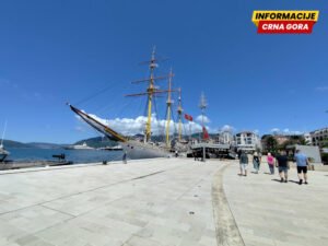 Tivat pod posebnim mjerama uoči Samita: Manje ljudi na ulicama, pojačano prisustvo policije i vojske