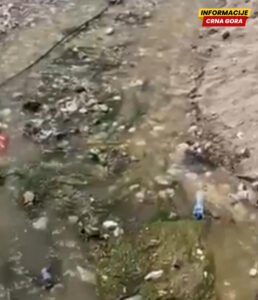 Morsko dobro: Fekalije se izlile u kanal koji vodi u more na Slovenskoj plaži (VIDEO)