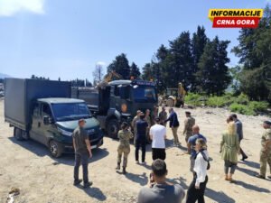 Ekološka akcija Ministarstva odbrane, Ministarstva ekologije i Opštine Tivat: Zajedno uklanjaju otpad sa Montepranza