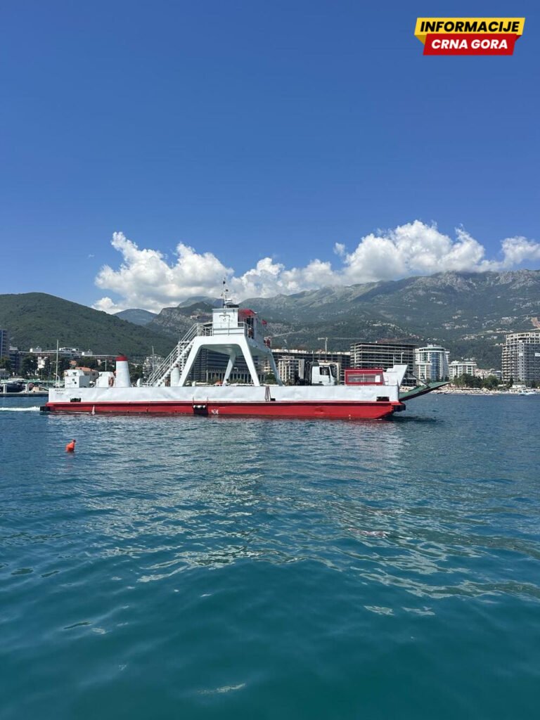 Morsko dobro ponovo trajektom doprema opremu za Luku Budva