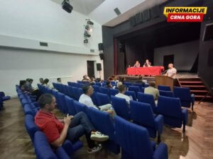 Vladajuća većina jedva obezbijedila kvorum, opozicija odbila da „spašava“ sjednicu