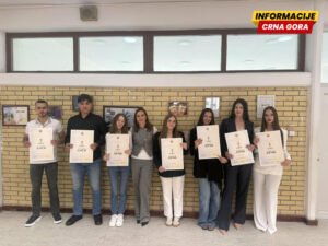 Maša Dulović učenica generacije u kolašinskoj srednjoj školi