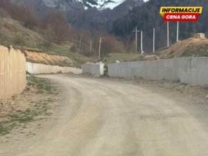 Mještani protiv eksproprijacije za put ka Žarskom katunu: Oduzimaju nam zemlju bez javne rasprave