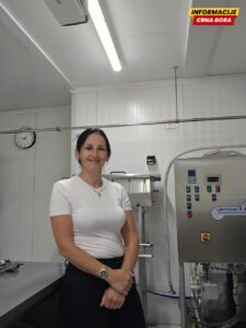 Voće u bocama za zlato na sajmovima: Kako je ideja domaćice iz porodice Joksimović prerasla u uspješan biznis