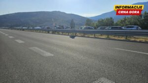 Saobraćaj autoputem iz pravca Kolašina trenutno obustavljen zbog udesa u tunelu Vežešnik
