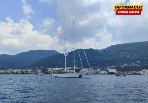 Izgubljena još jedna nautička sezona: Brodovi, posebno jahte, besplatno sidre na svim mjestima u Tivatskom zalivu