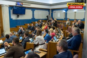 Kompromis iz nužde pod pritiskom: Dogovor vlasti i opozicije omogućio početak procesa izmjena Ustava, građani pobjednici