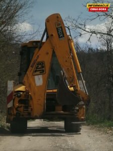 "Živi zid" protiv bagera - nikšićki ugostitelji smislili način da spriječe rušenje nelegalnih objekata