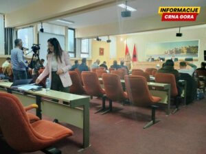 Komunalne policajce u Ulcinju napadali i zbog otpada