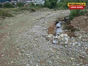 Bijelo Polje: Mještani Babića Brijega ukazali na katastrofalno stanje puta – žive nadomak grada, a gaze po blatu do kuća