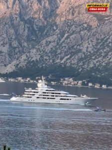 Superjahta američkog ambasadora u Italiji uplovila u Boku: Na “Boardwalku” sjutra proslava Dana nezavisnosti SAD?