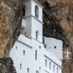 Manastir Ostrog: najposjećenije svetilište u Crnoj Gori