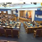 Skupštinska vrteška: Građani plaćaju više poslanika nego što ih sjedi u poslaničkim klupama