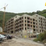 Pukotine, voda i erozija: Spas iznad Budve miruje zbog zabrane gradnje, ali mještani strahuju od klizišta