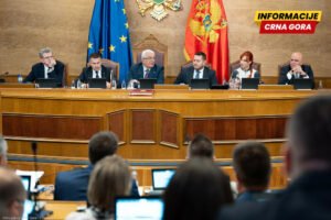“Dižu ruke” dok ne namaknu većinu: Praksa ponavljanja glasanja u Skupštini urušava dostojanstvo te institucije