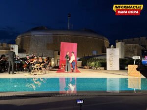 “Balkanska carica” osvojila Mamulu: Opera, istorija i ovacije pod zvjezdanim nebom Boke