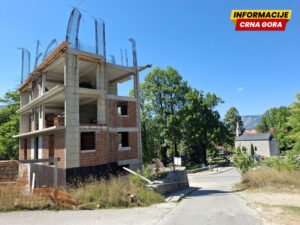 Nedovršena zgrada tri godine stoji u centru Kolašina