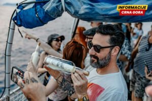 Stripovi u bocama zaplovili Jadranom