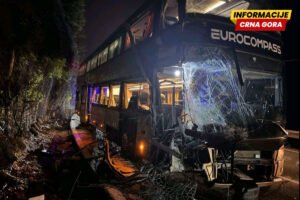 Autobus s podgoričkim đacima udario u stijenu kod Mojkovca
