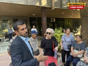 Radnici “Primorke” ponovo pred Opštinom Bar: Nenezić će o njima u Skupštini Crne Gore