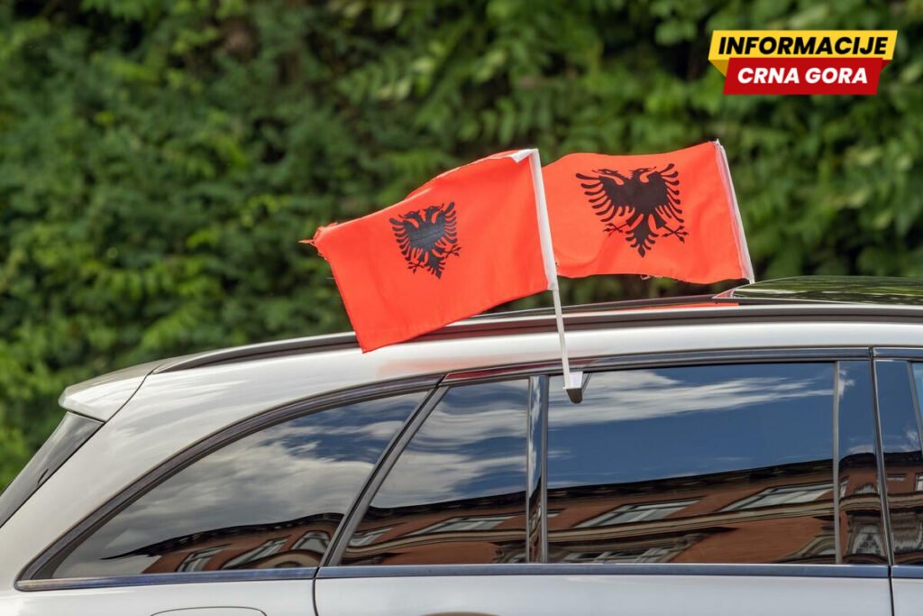 Kolona od 13 vozila uklonila albanska obilježja na Vraćenovićima