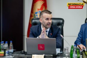 Poslanik i politički direktor DPS-a Mihailo Anđušić objavio je 18