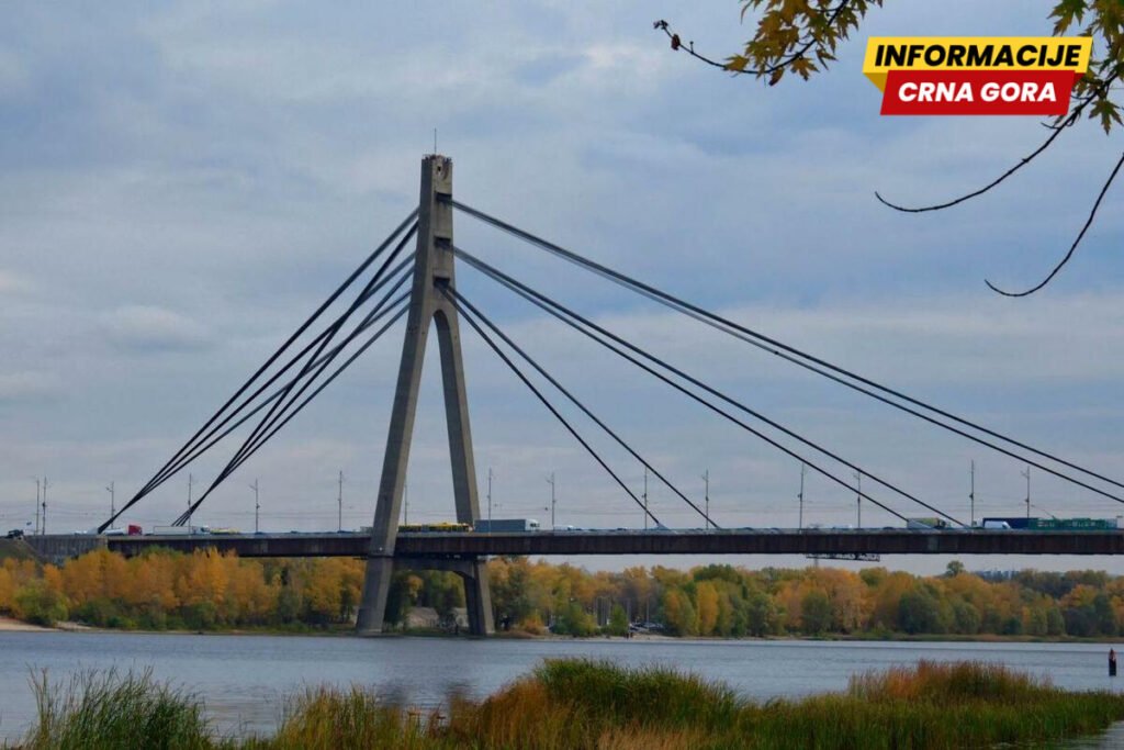 Pogođen i drugi veliki most u Kijevu, saobraćaj stao